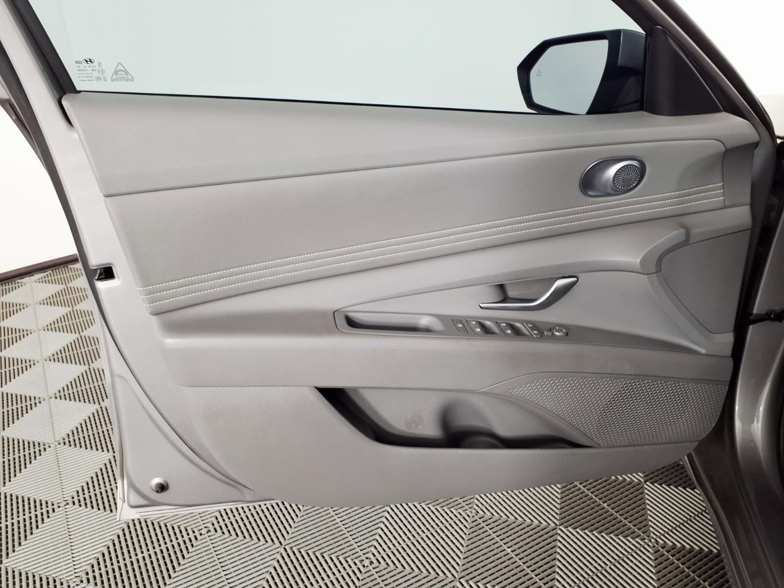Certified 2023 Hyundai Elantra SEL w/ Convenience Package FWD image 16