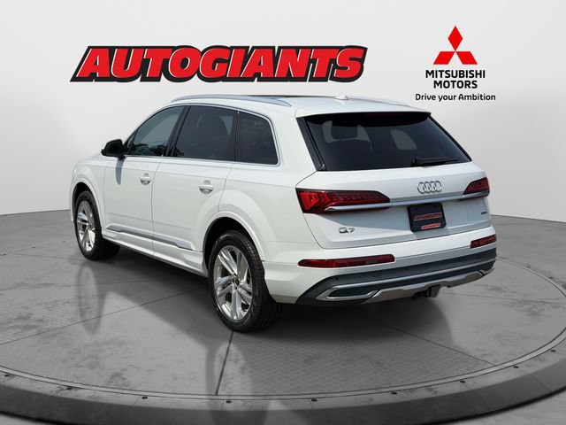 Used 2023 Audi Q7 2.0T Premium w/ Towing Package AWD/4WD image 4