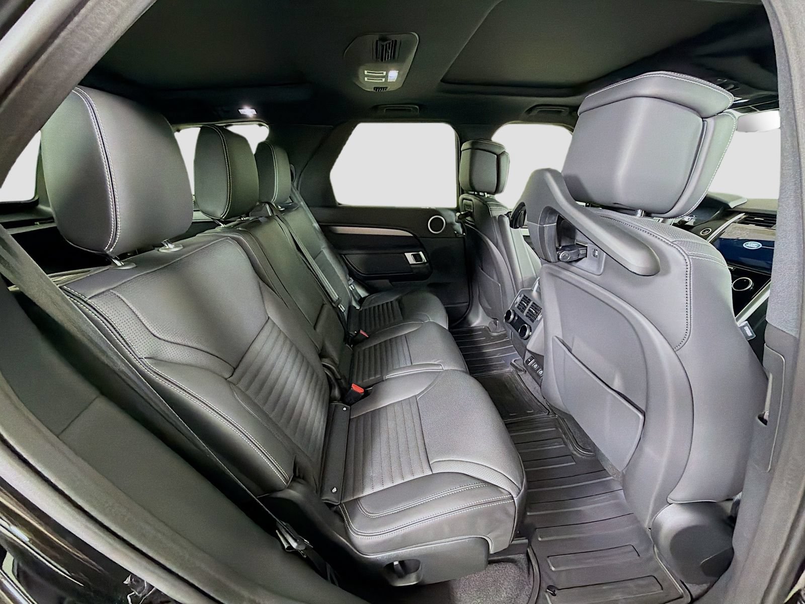 New 2026 Land Rover Discovery Dynamic SE AWD/4WD image 31