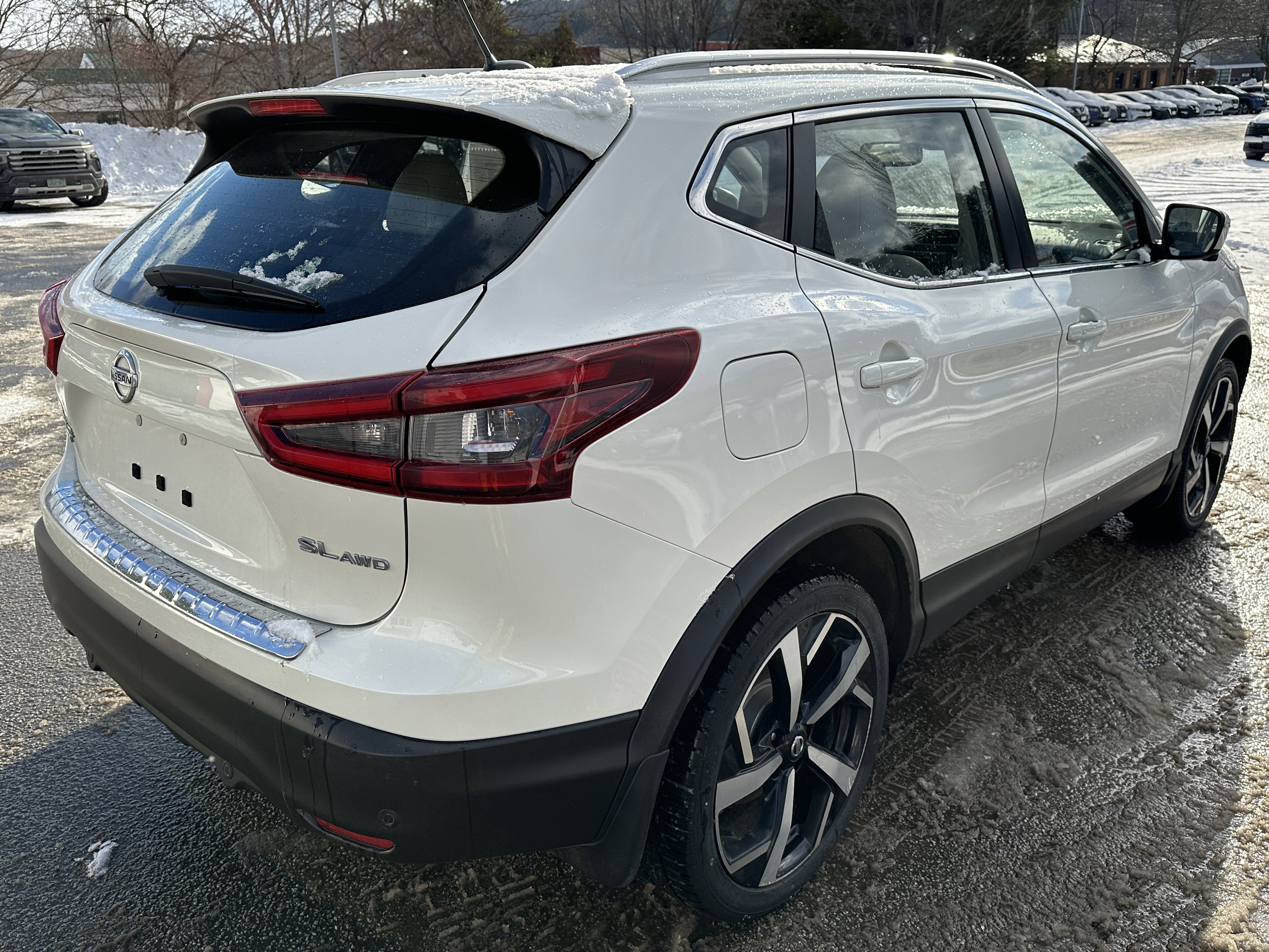 Used 2021 Nissan Rogue Sport SL w/ Premium Package image 8