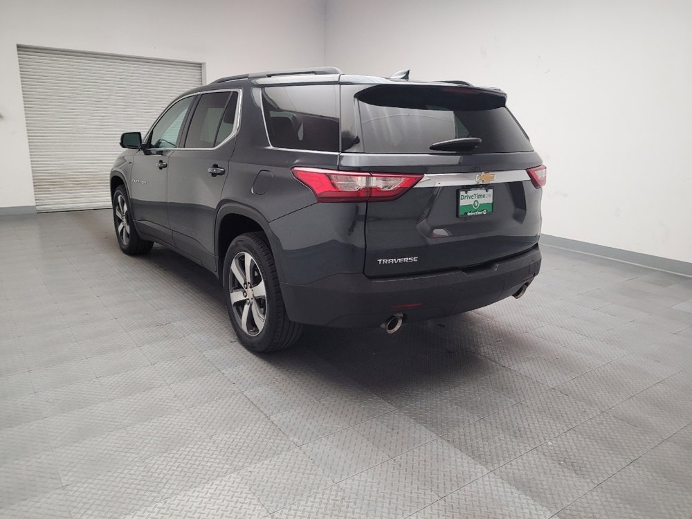 Used 2021 Chevrolet Traverse LT w/ LT Premium Package image 5