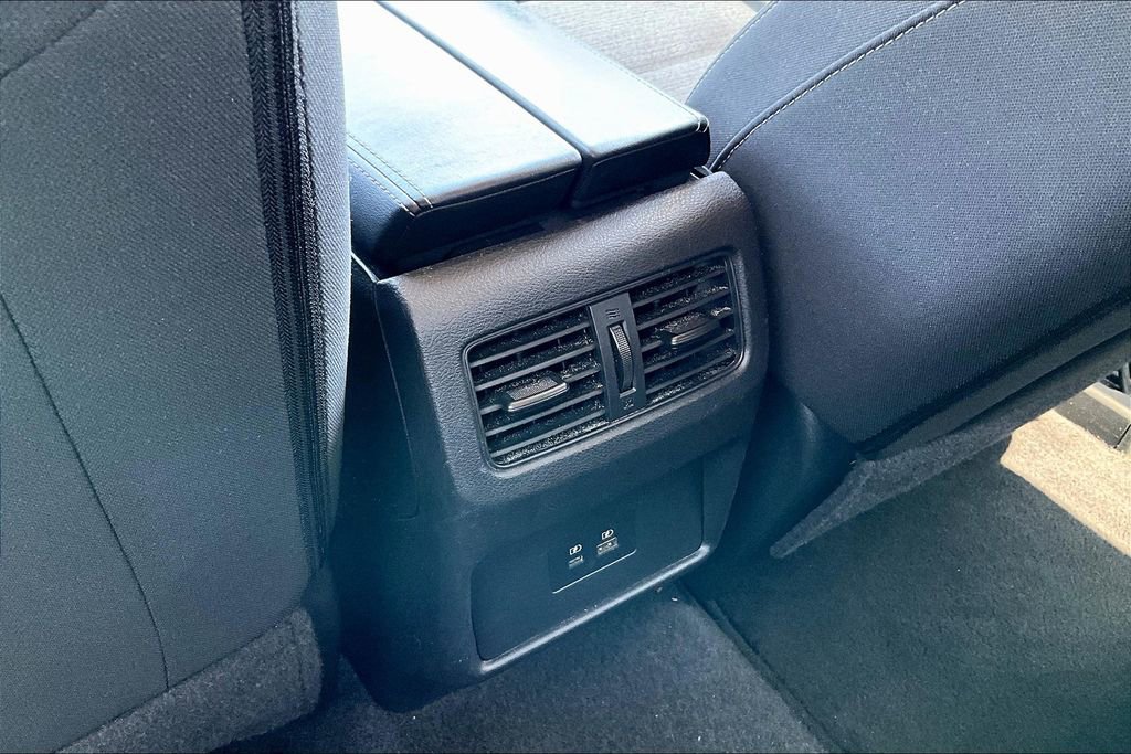 Used 2023 Nissan Rogue SV image 30