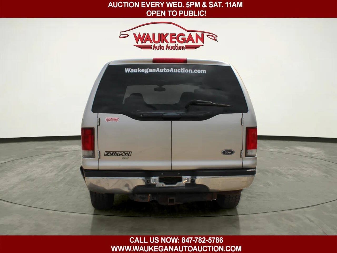Used 2002 Ford Excursion XLT AWD/4WD image 6