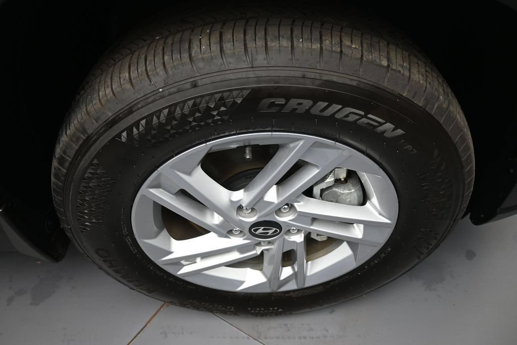 Certified 2025 Hyundai Tucson SE AWD/4WD image 13