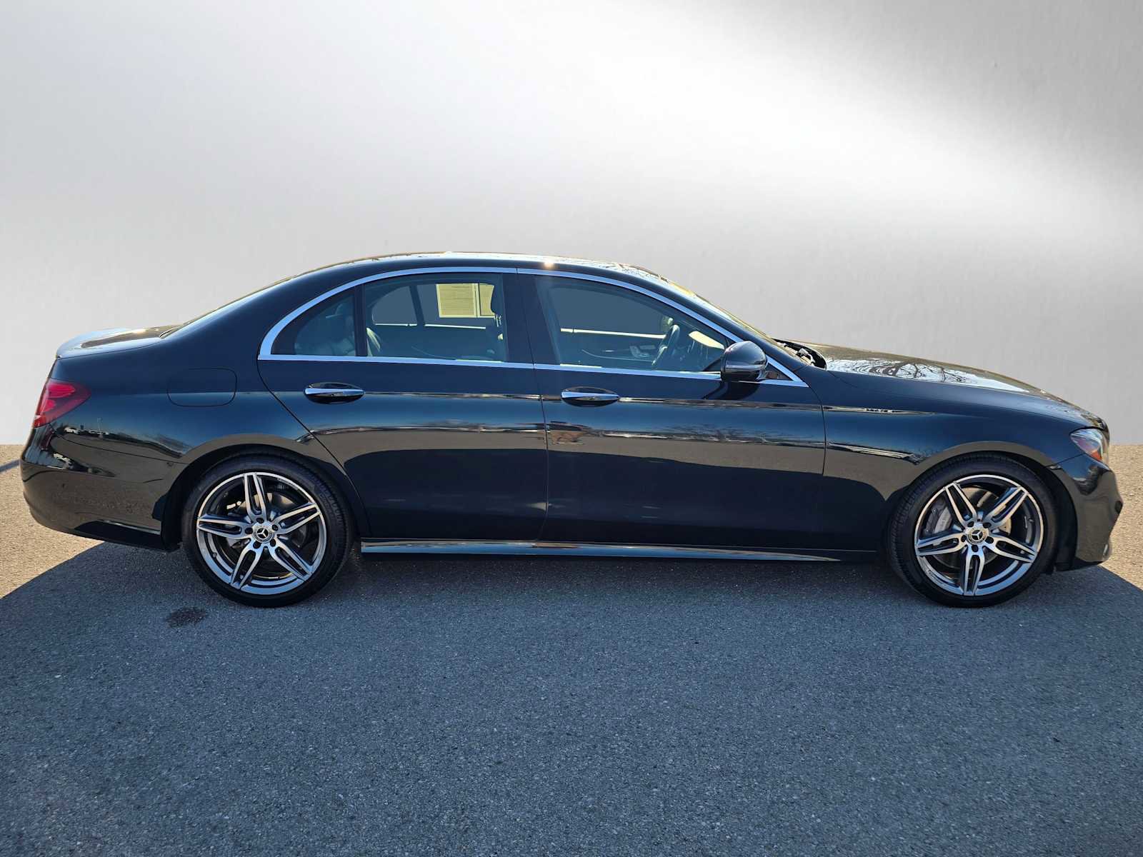 Used 2018 Mercedes-Benz E 300 E 300 image 2