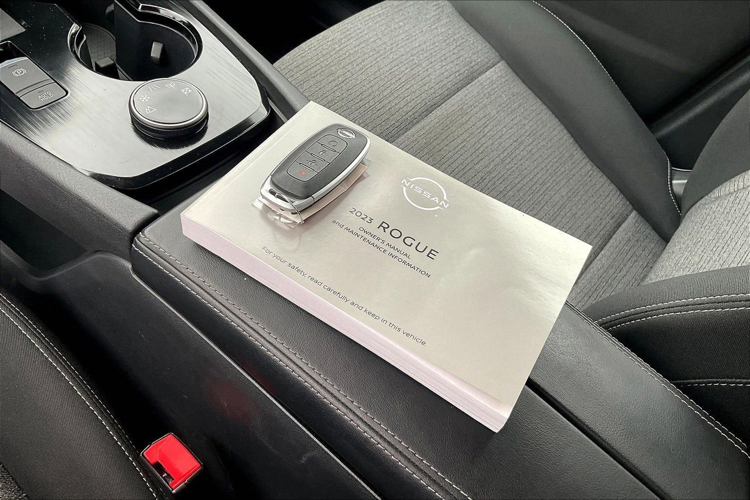 Certified 2023 Nissan Rogue SV image 17