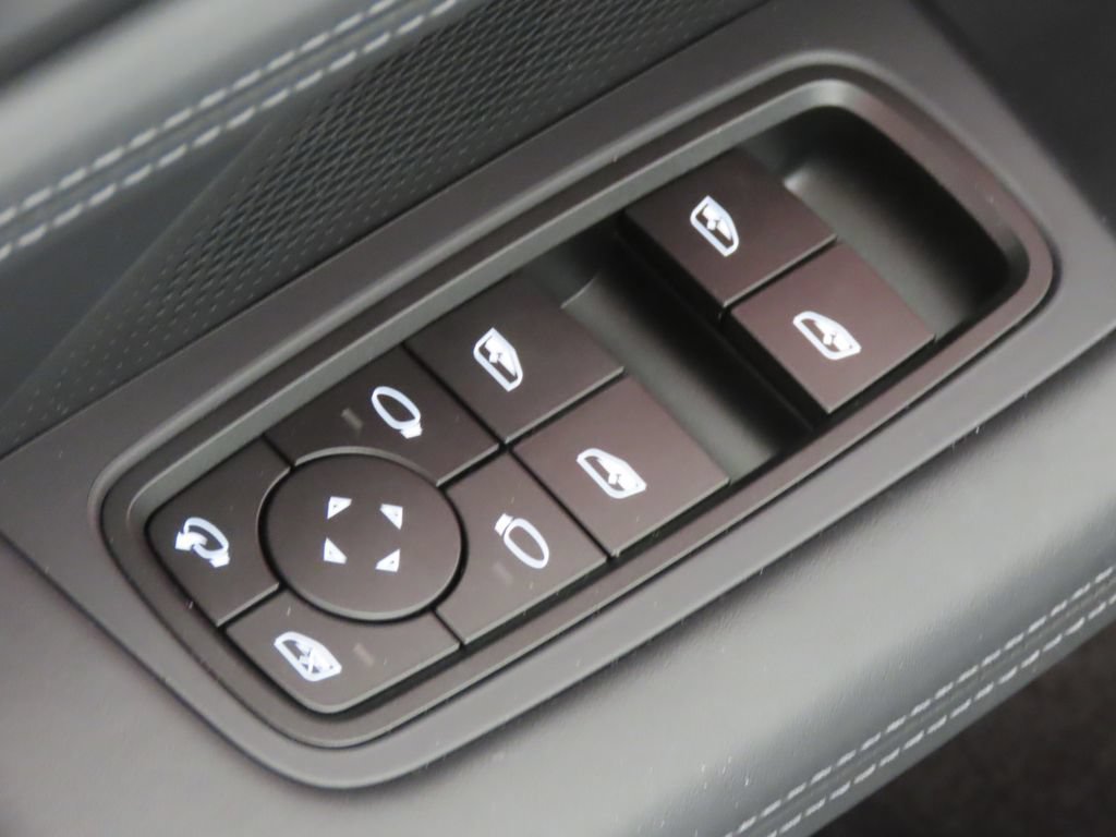New 2026 Porsche Taycan Turbo AWD/4WD image 37