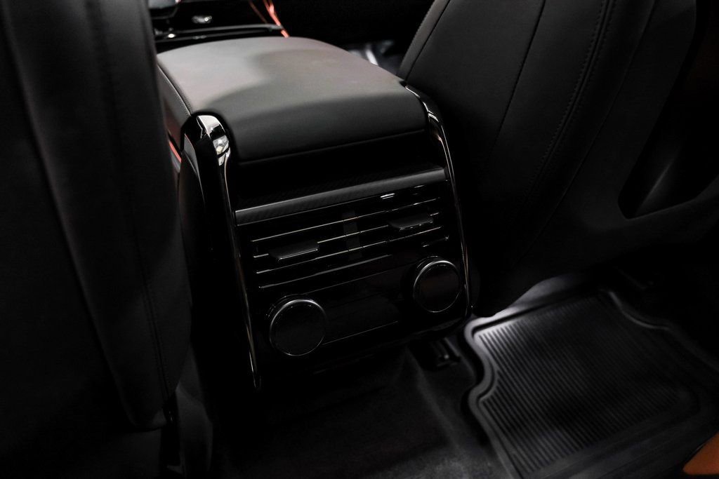 Used 2024 Land Rover Range Rover Sport image 32