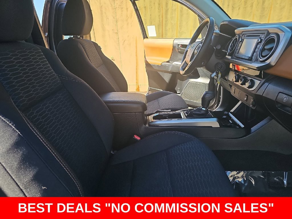 Used 2017 Toyota Tacoma SR5 w/ Tow Package RWD image 10