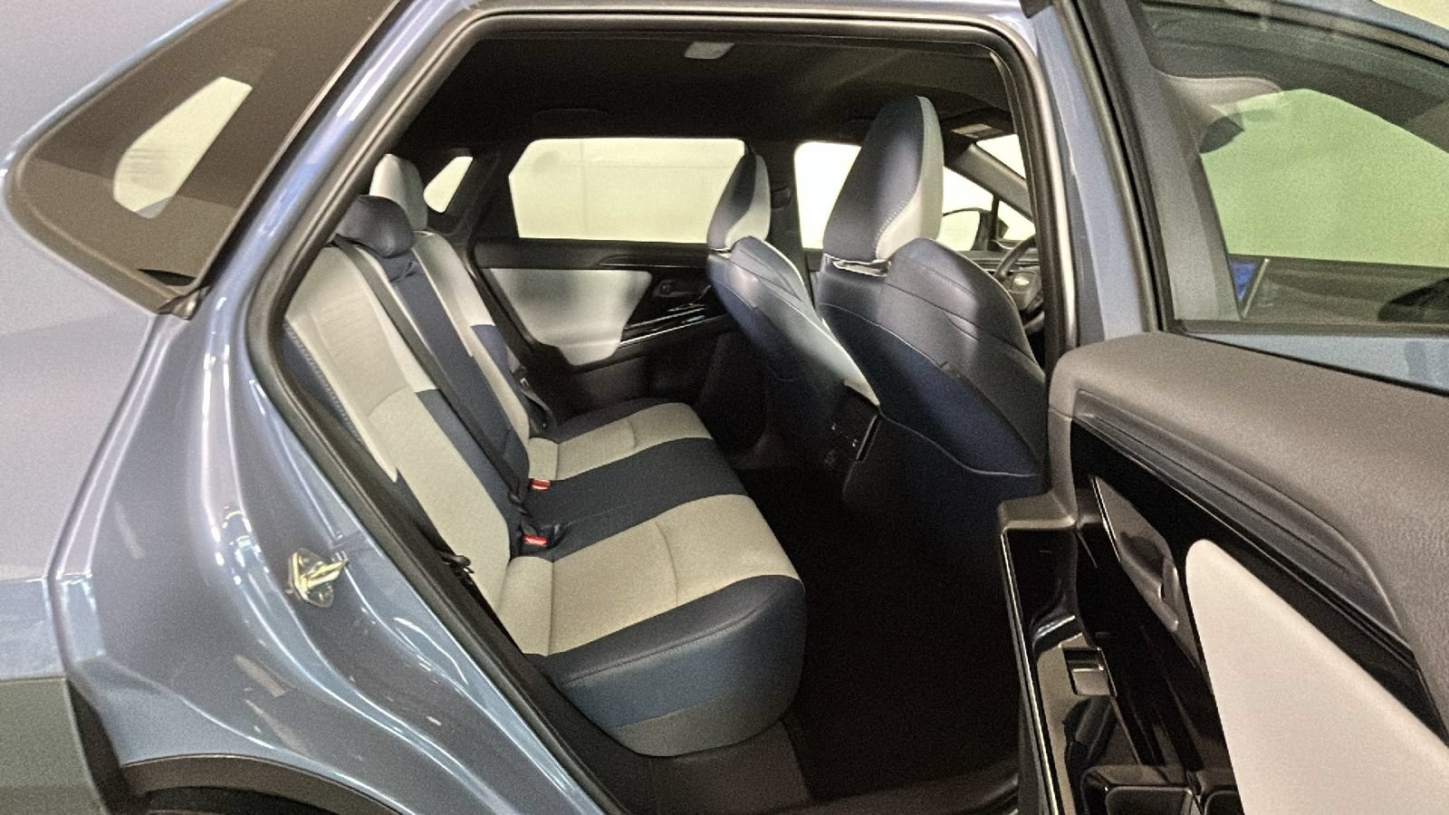 Used 2023 Subaru Solterra AWD image 34