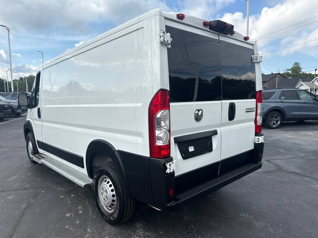 Used 2025 RAM ProMaster 2500 w/ U-Haul Equipment Group FWD image 11