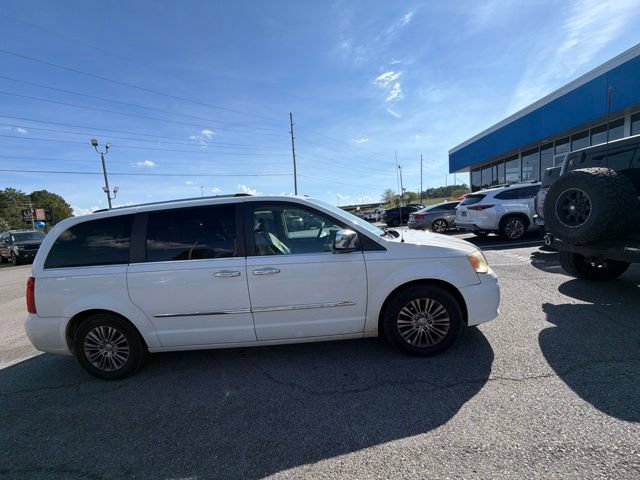 Used 2011 Chrysler Town & Country Limited FWD image 11