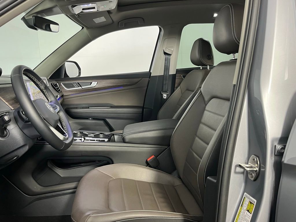 Used 2025 Volkswagen Atlas SEL image 25