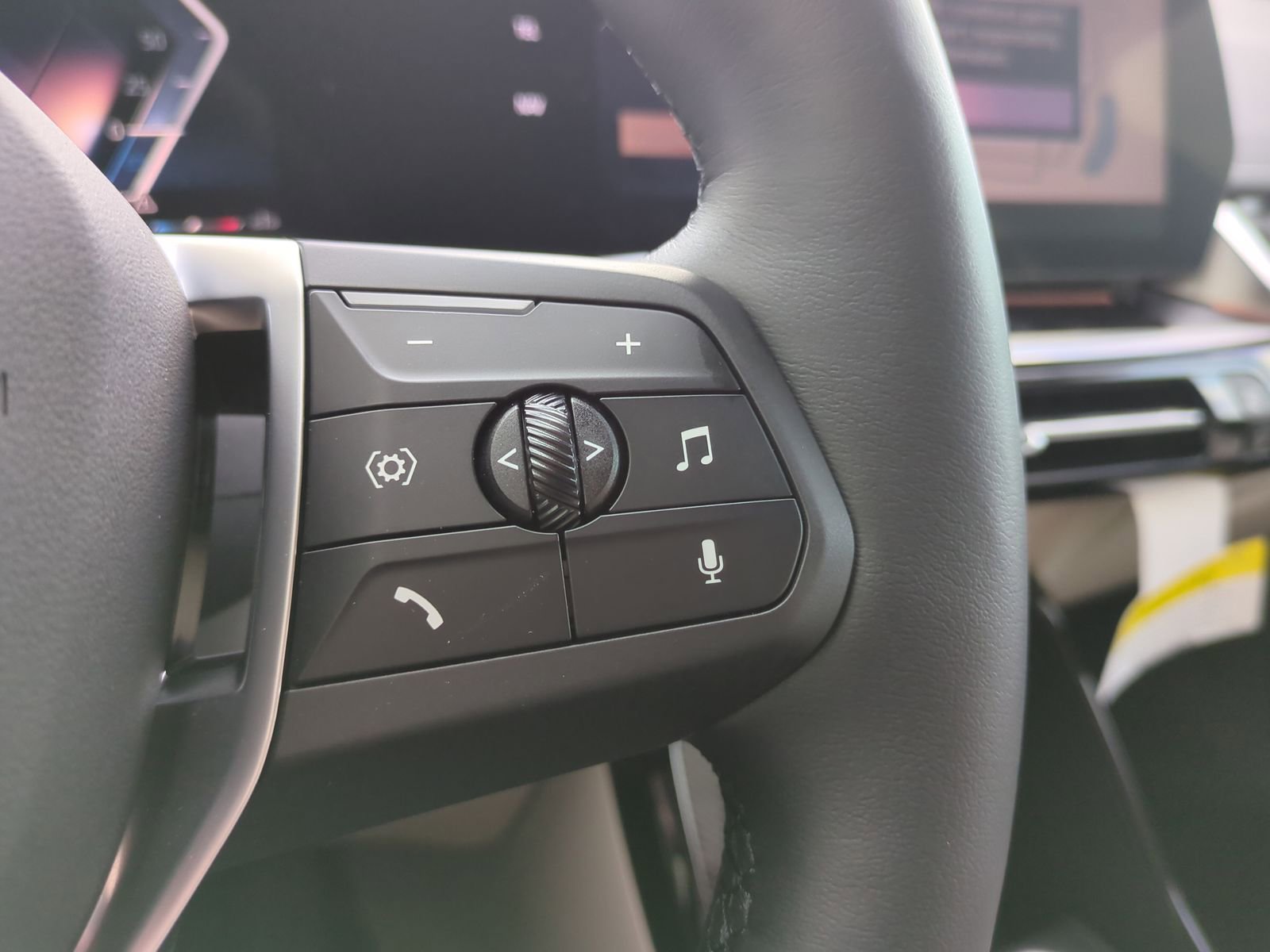 Certified 2025 BMW X1 xDrive28i w/ Technology Package image 18