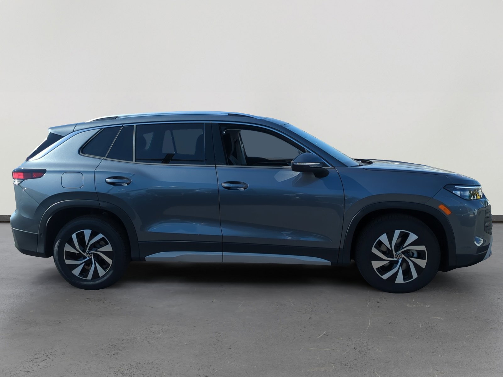 New 2025 Volkswagen Tiguan S image 6