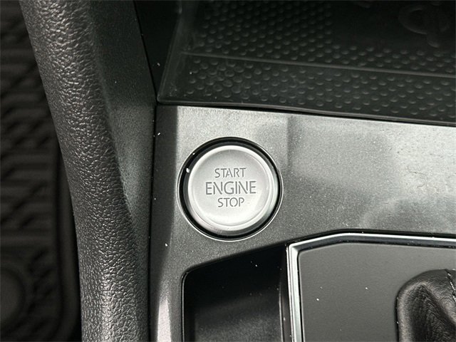 Used 2020 Volkswagen Tiguan SE R-Line image 23
