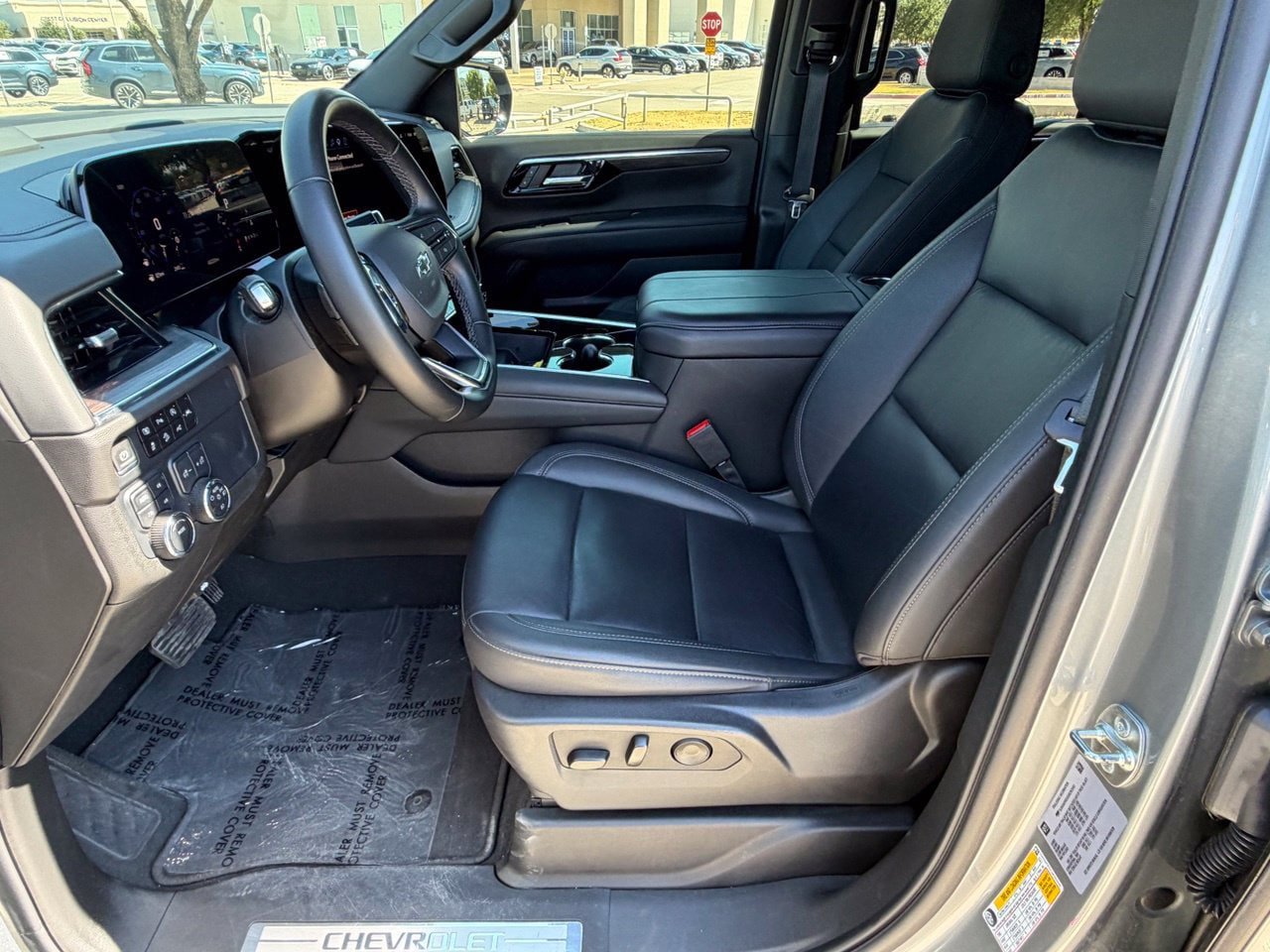Used 2025 Chevrolet Tahoe Z71 AWD/4WD image 31