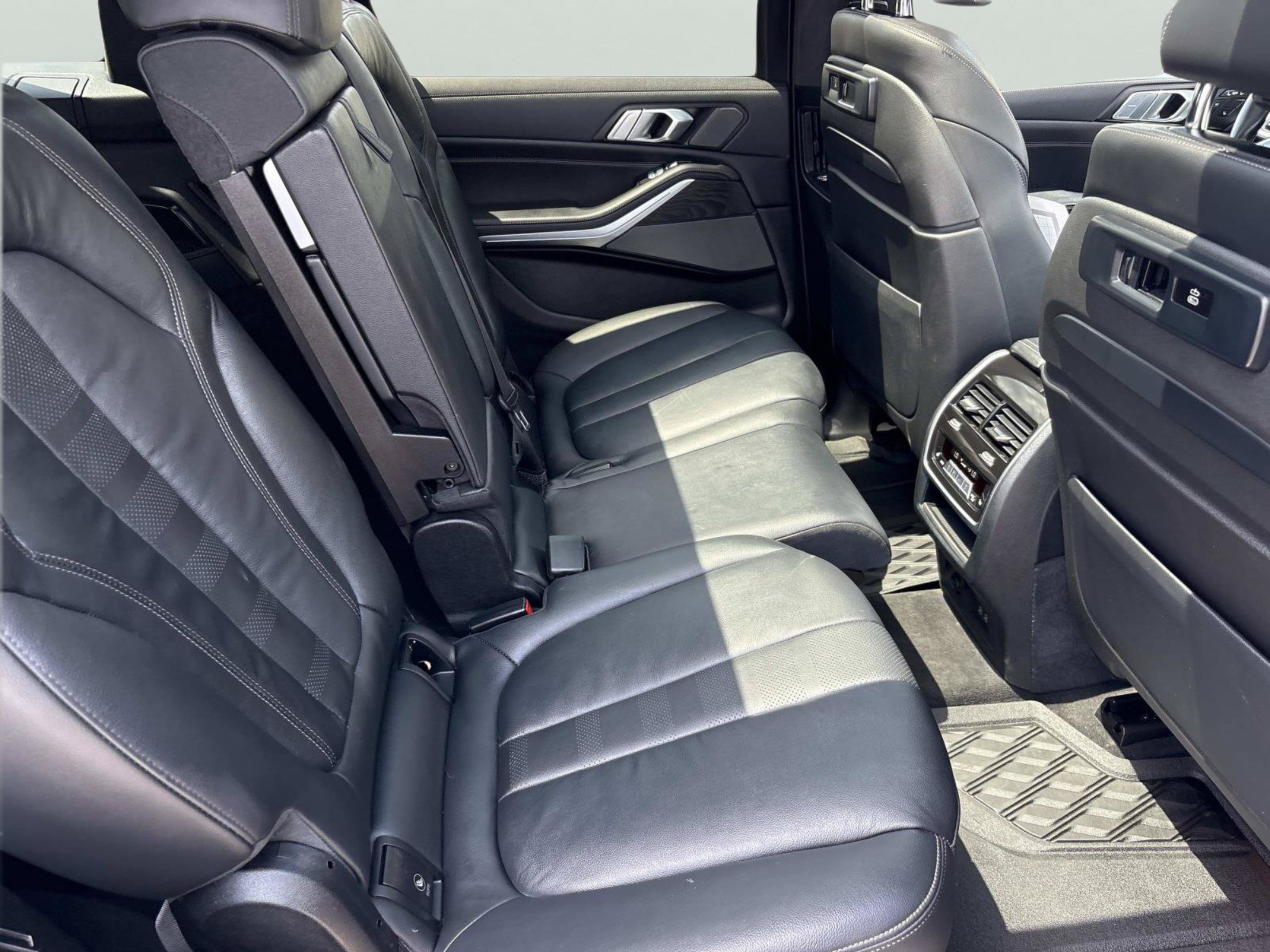 Used 2022 BMW X7 M50i AWD/4WD image 20
