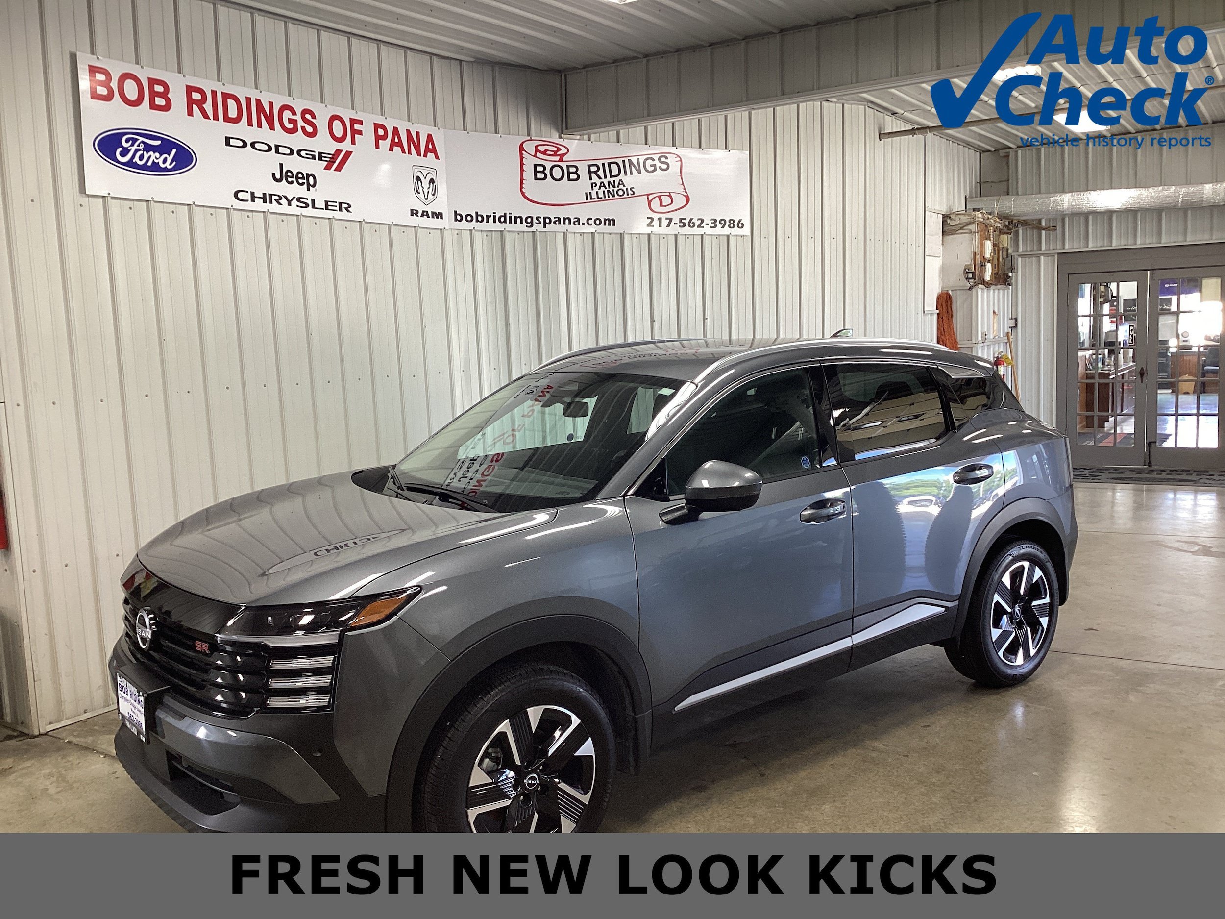Used 2025 Nissan Kicks SR AWD/4WD image 1