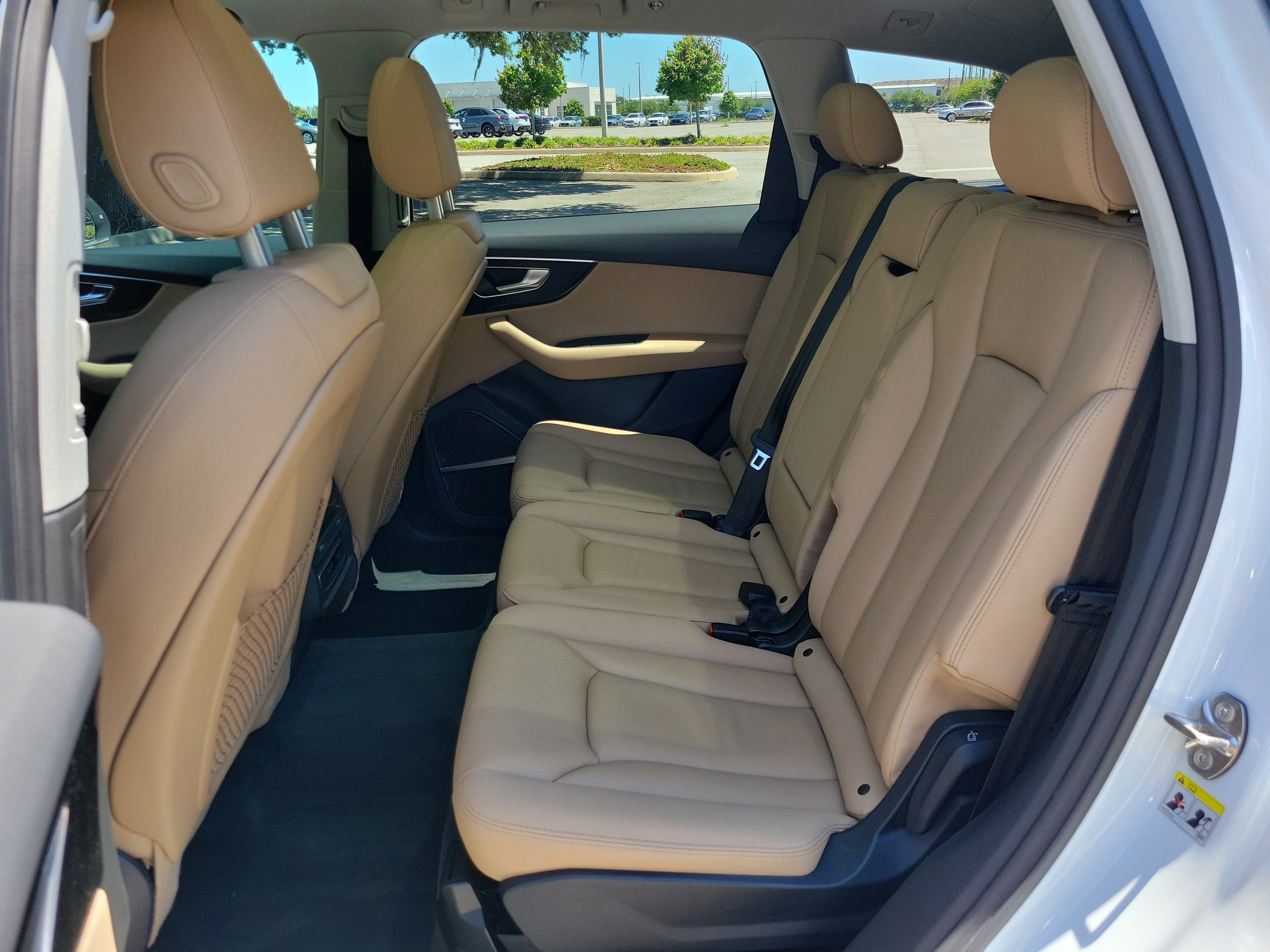 Used 2021 Audi Q7 3.0T Premium Plus w/ Premium Plus Package AWD/4WD image 16