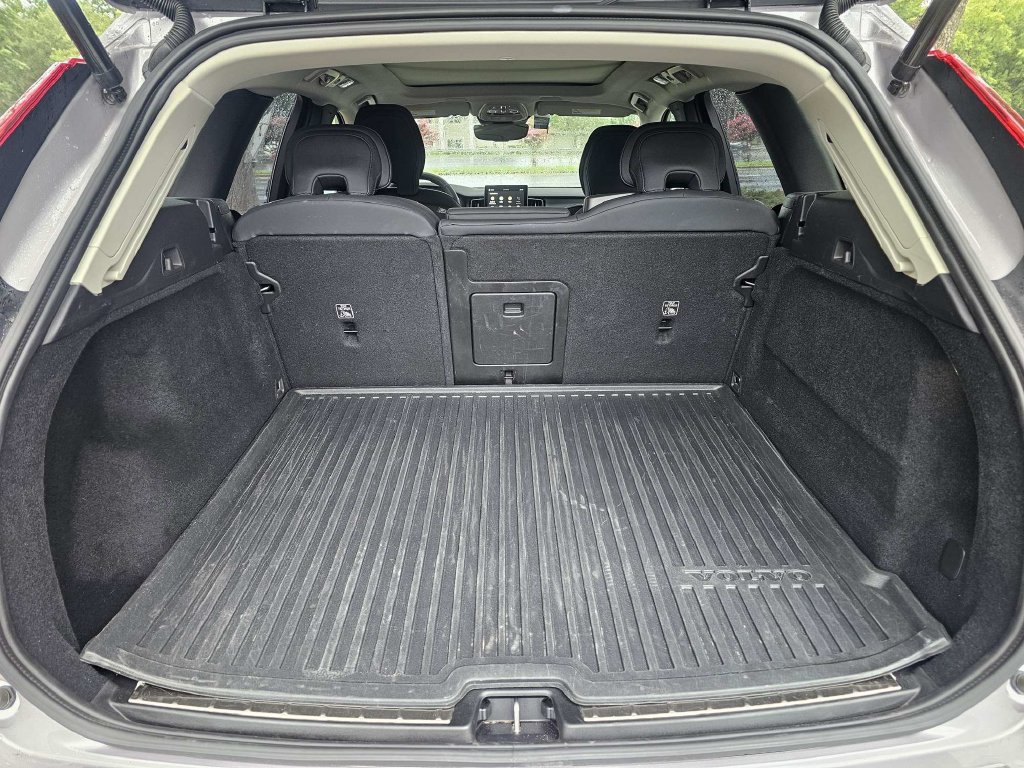 Certified 2026 Volvo XC60 B5 Plus AWD/4WD image 12