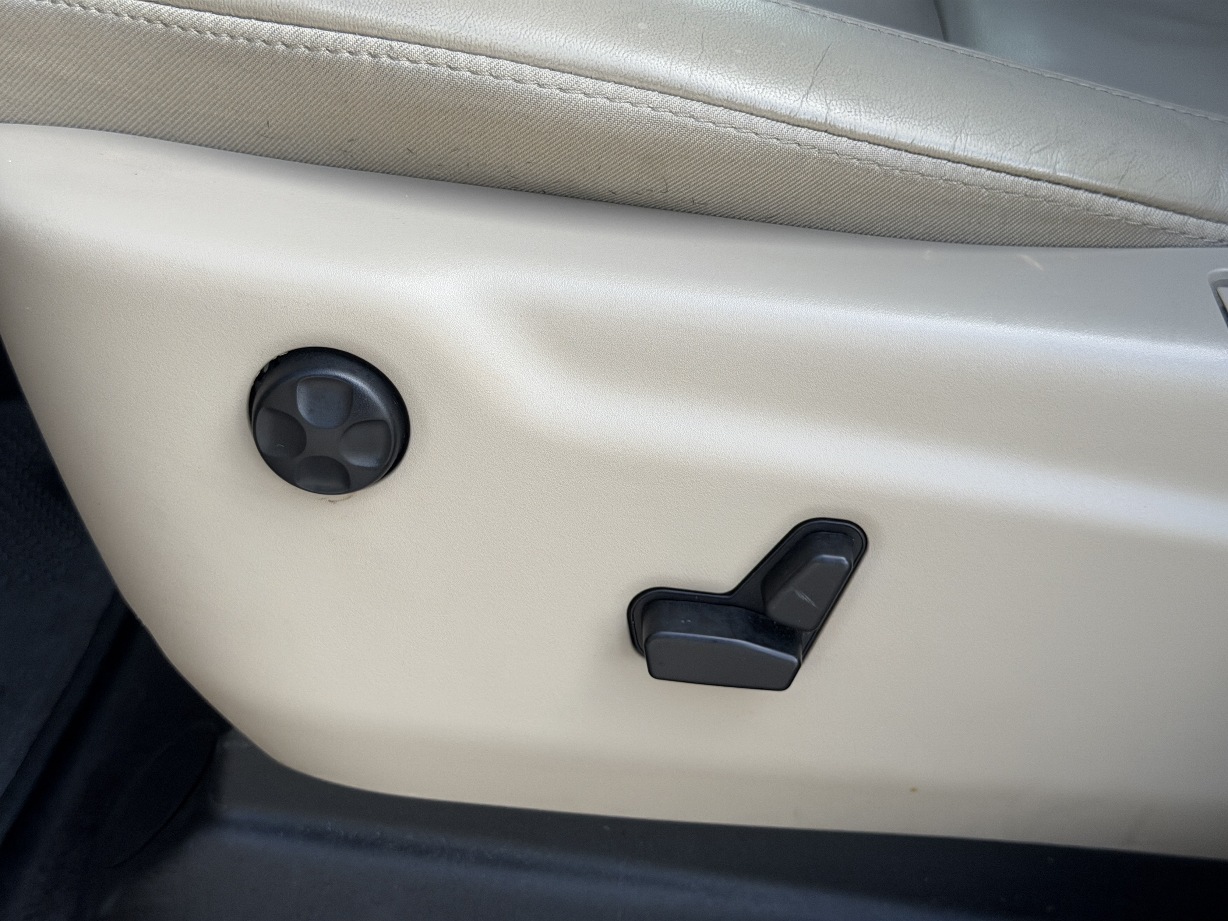 Used 2018 Jeep Grand Cherokee Limited RWD image 19