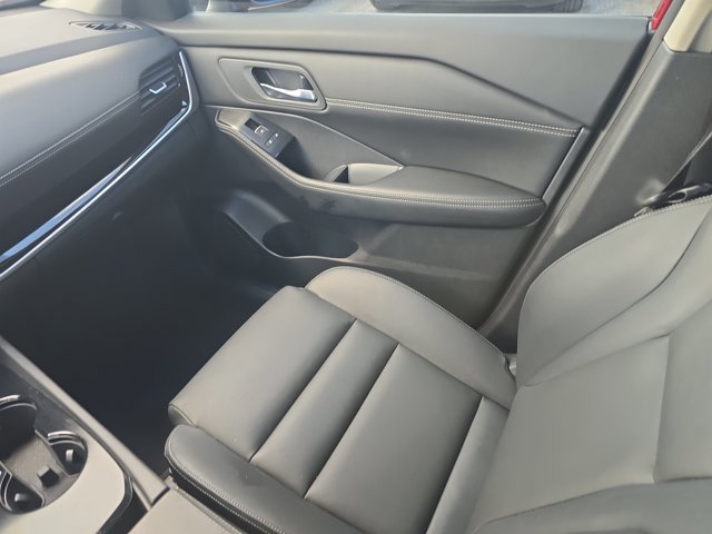 Certified 2024 Nissan Rogue SL FWD image 14