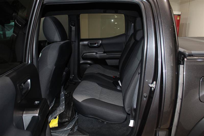 Used 2021 Toyota Tacoma TRD Off-Road w/ Technology Package AWD/4WD image 27