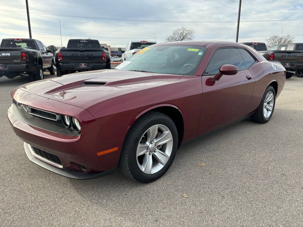 Used 2023 Dodge Challenger SXT image 2