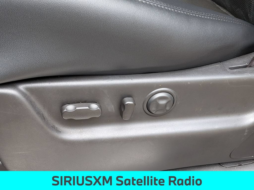 Used 2013 Chevrolet Avalanche LTZ RWD image 16