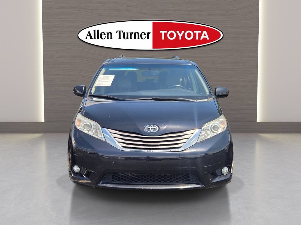 Used 2015 Toyota Sienna XLE w/ XLE Navigation Package FWD image 3