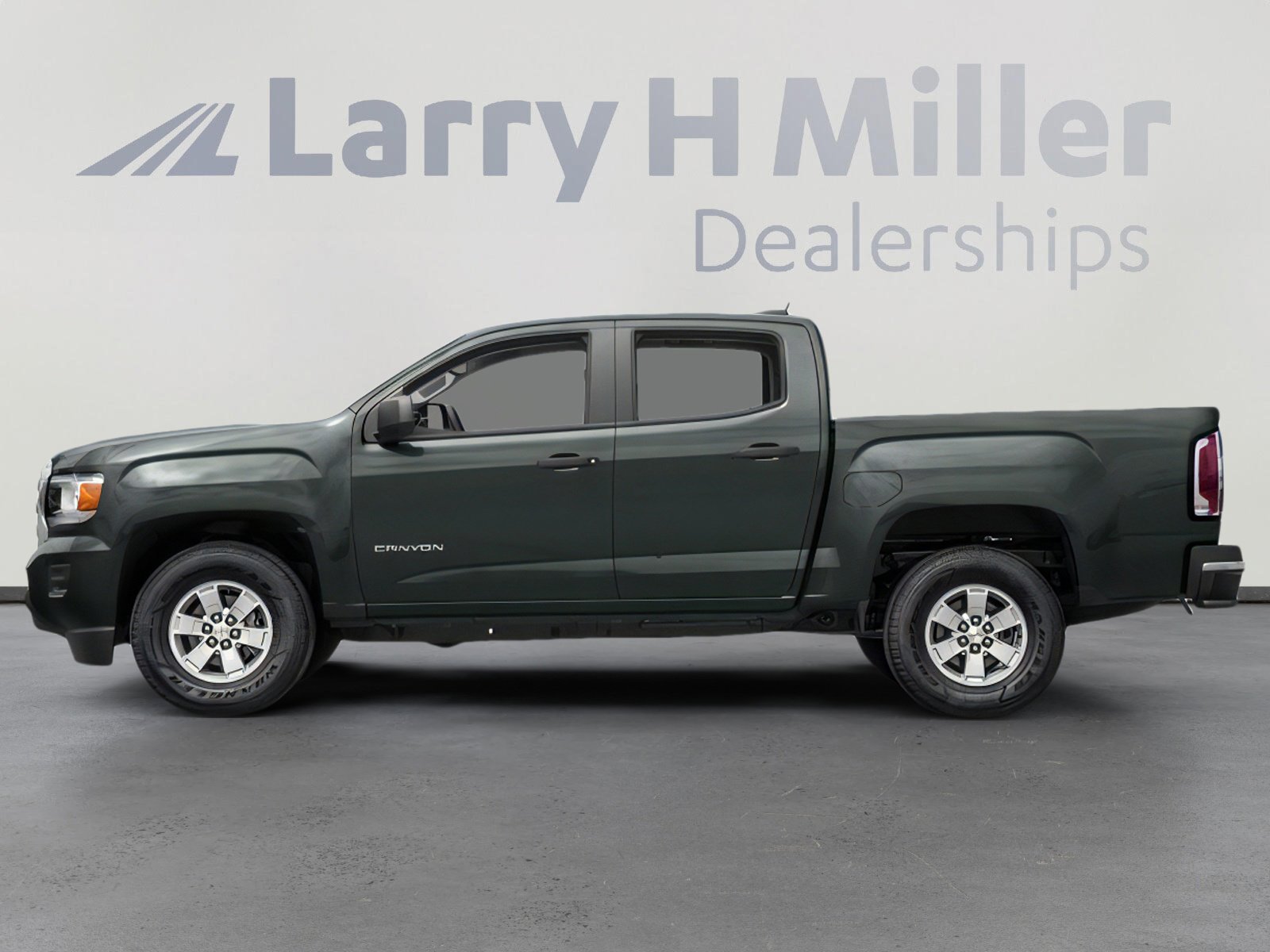 Used 2018 GMC Canyon 2WD Crew Cab w/ Convenience Package image 6