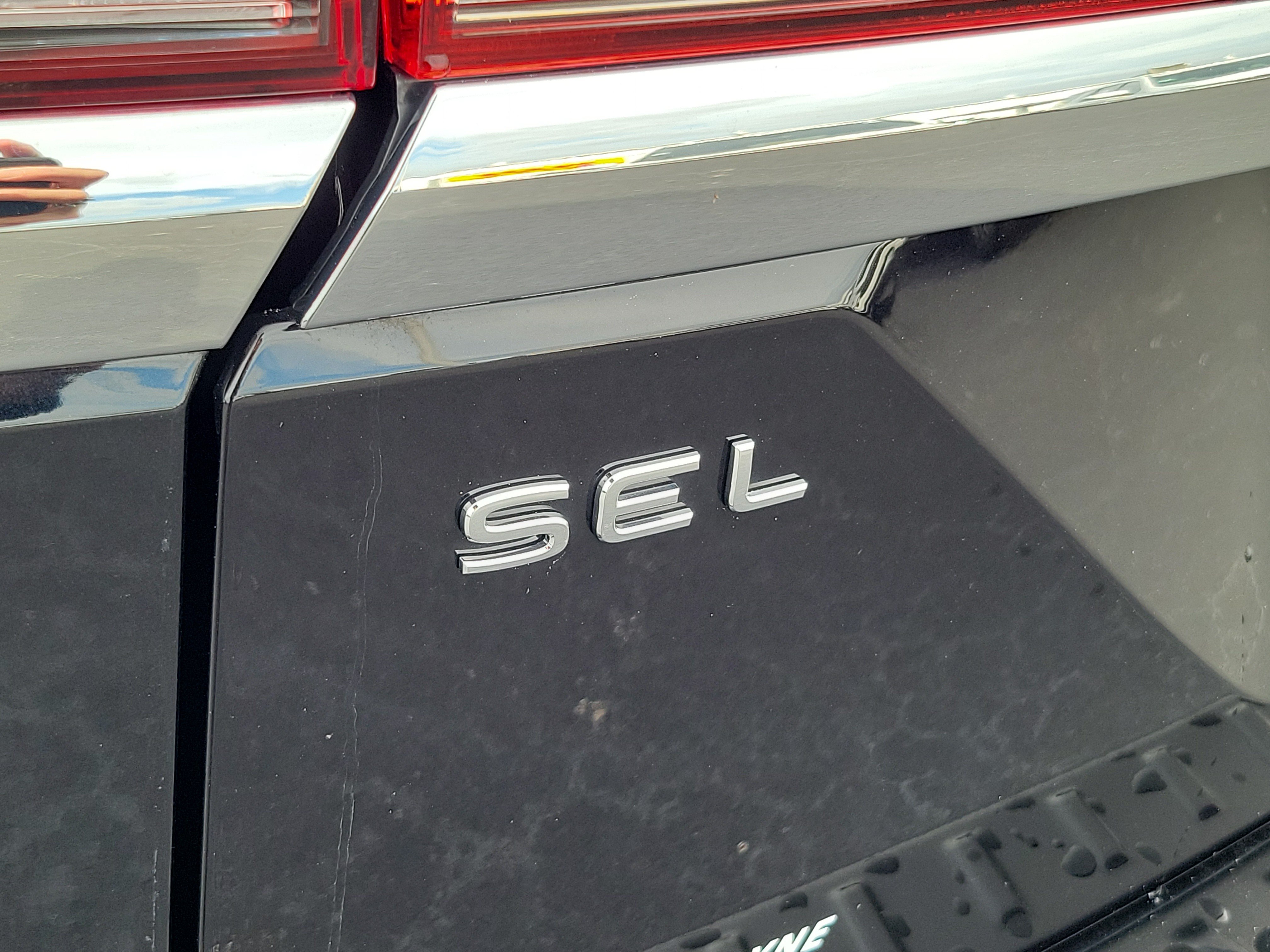 Used 2024 Volkswagen Atlas SEL Premium R-Line AWD/4WD image 6