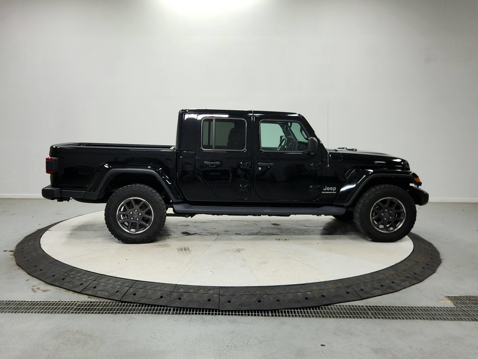 Used 2022 Jeep Gladiator Overland w/ Popular Equipment Package AWD/4WD image 9
