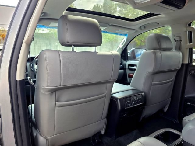 Used 2015 Toyota Sequoia Platinum AWD/4WD image 38