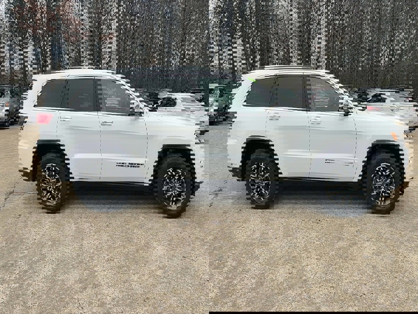 Used 2020 Jeep Grand Cherokee Limited w/ Luxury Group II image 4