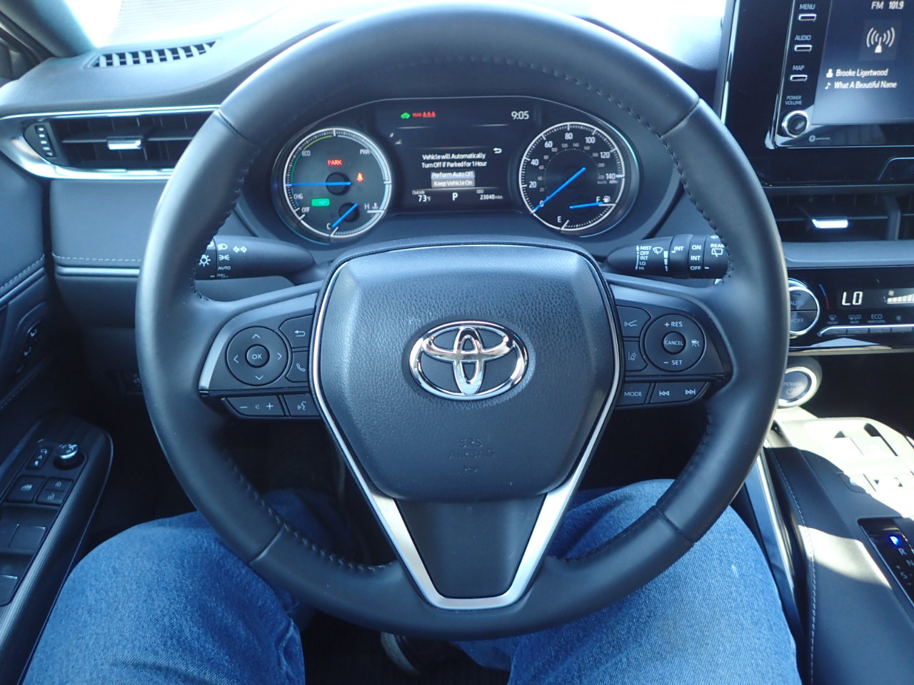 Used 2021 Toyota Venza XLE image 14