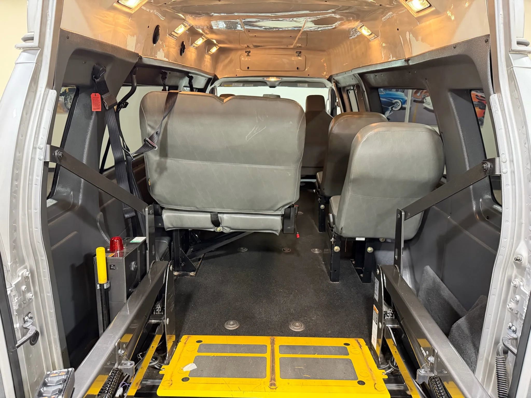 Used 2014 Ford E-250 and Econoline 250 Extended w/ Power Group image 49