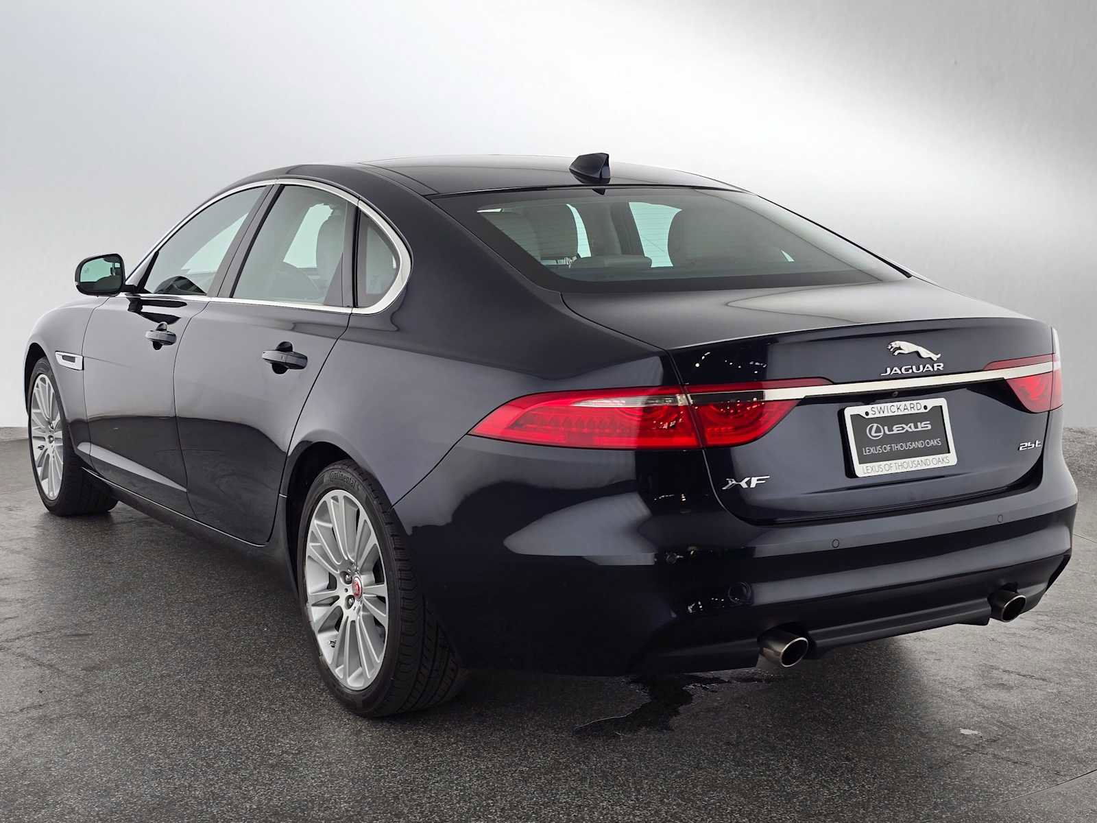 Used 2019 Jaguar XF Prestige image 9