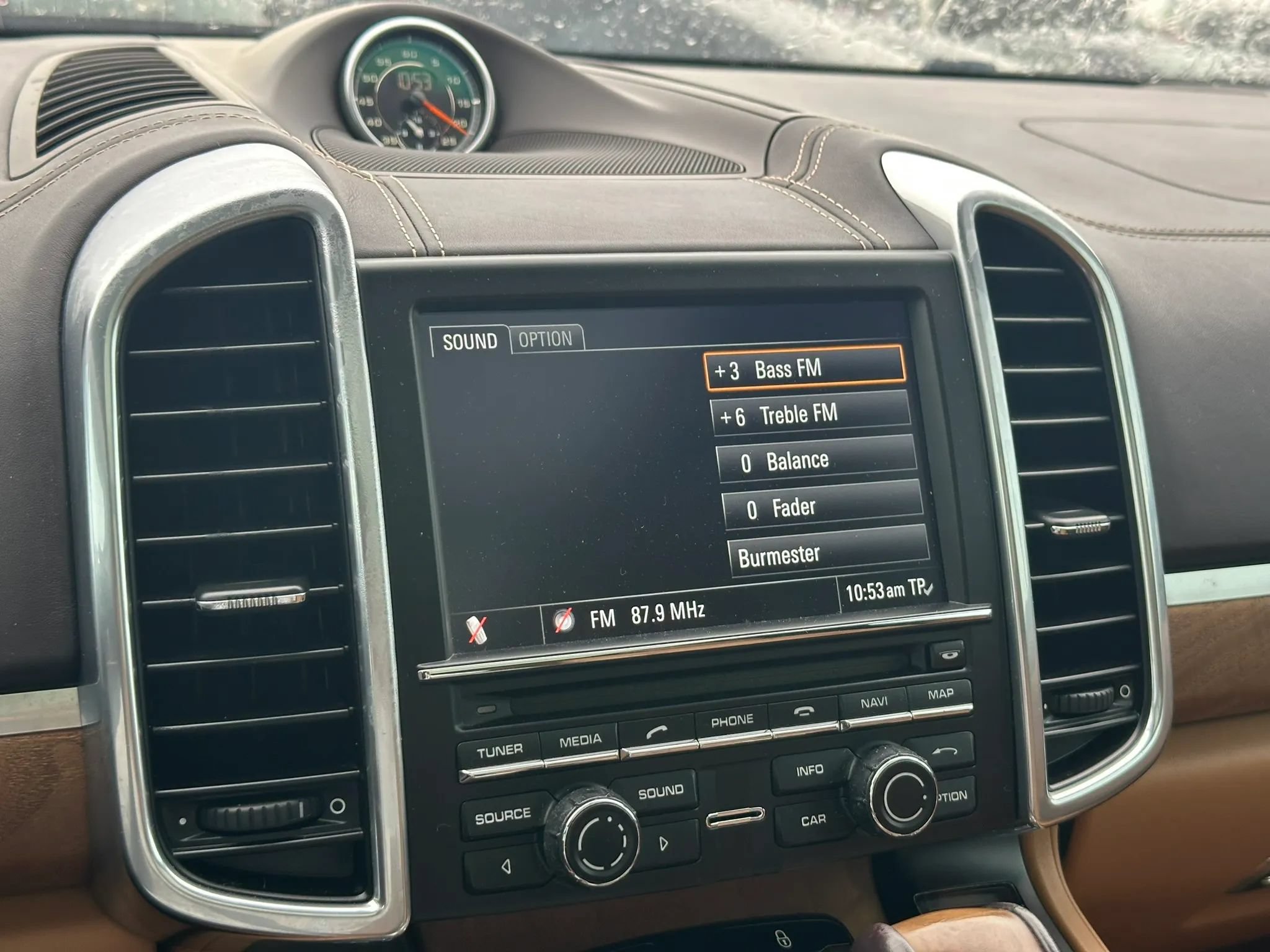Used 2012 Porsche Cayenne Turbo AWD/4WD image 32
