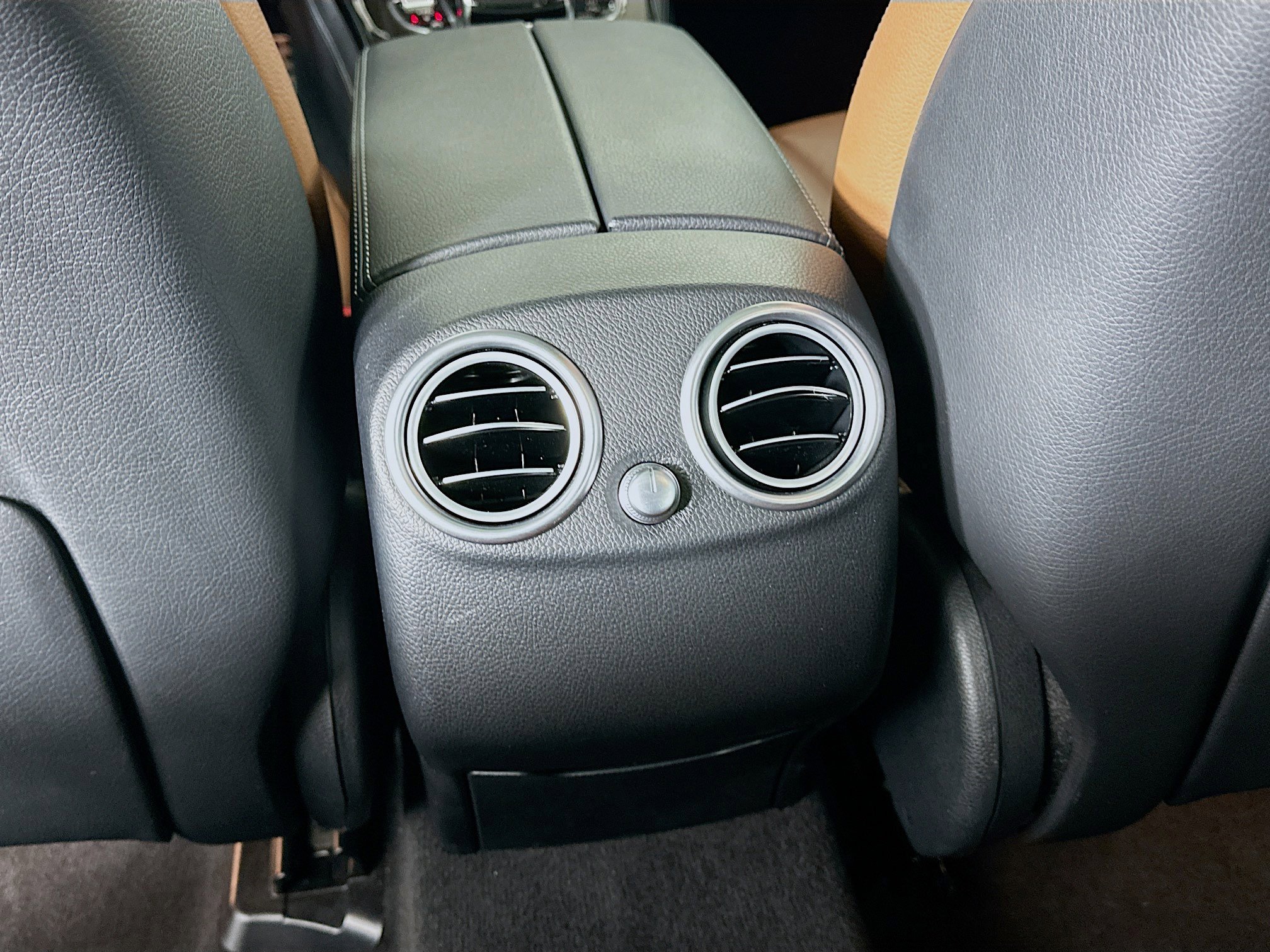 Certified 2019 Mercedes-Benz GLC 43 AMG 4MATIC image 33