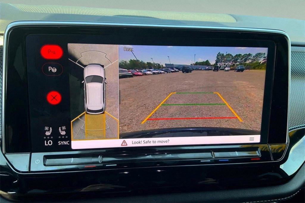 Used 2024 Volkswagen Atlas Cross Sport SEL Premium R-Line image 23