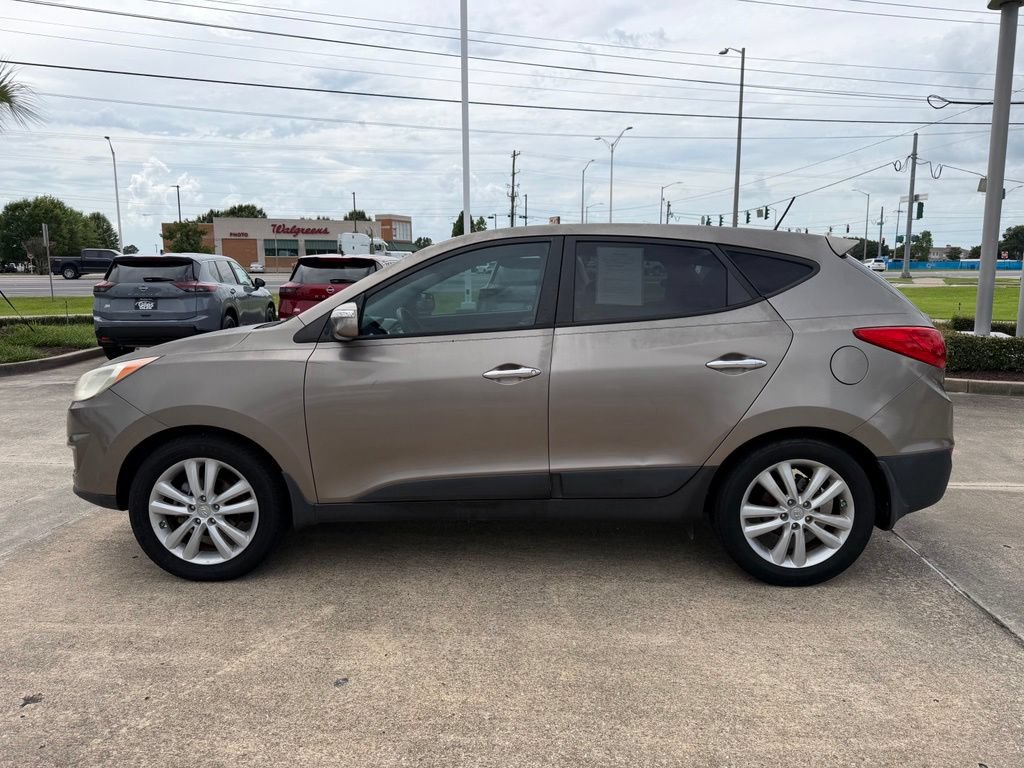 Used 2011 Hyundai Tucson Limited w/ Premium Pkg 3 FWD image 2