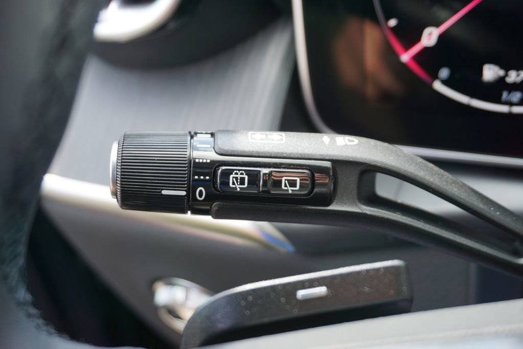 Certified 2025 Mercedes-Benz GLC 300 4MATIC image 28