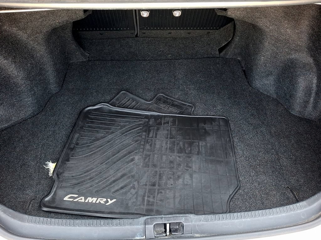 Used 2015 Toyota Camry SE FWD image 28