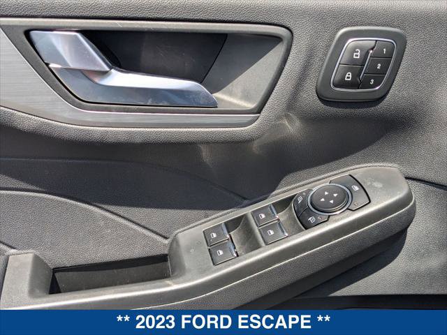 Certified 2023 Ford Escape Platinum AWD/4WD image 11
