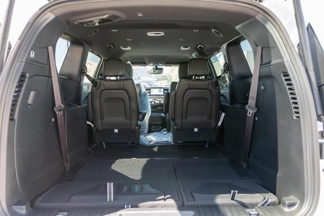 New 2027 Chrysler Pacifica Select FWD image 9