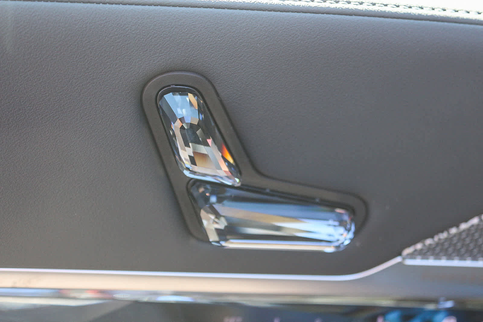 New 2026 BMW 740i image 28