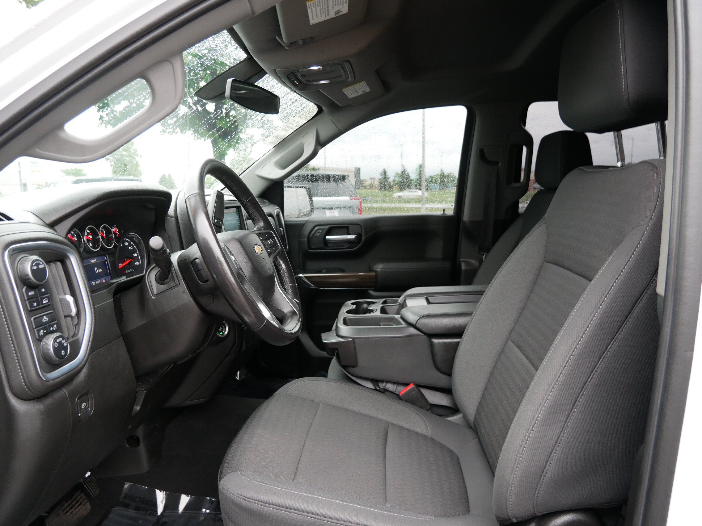 Used 2022 Chevrolet Silverado 1500 LT AWD/4WD image 9