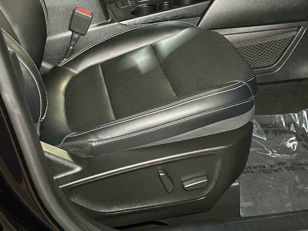 Used 2022 Ford Escape Titanium w/ Class II Trailer Tow Package image 13